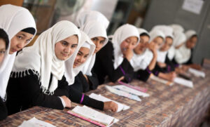 Afghanistan: Girls still banned from secondary school