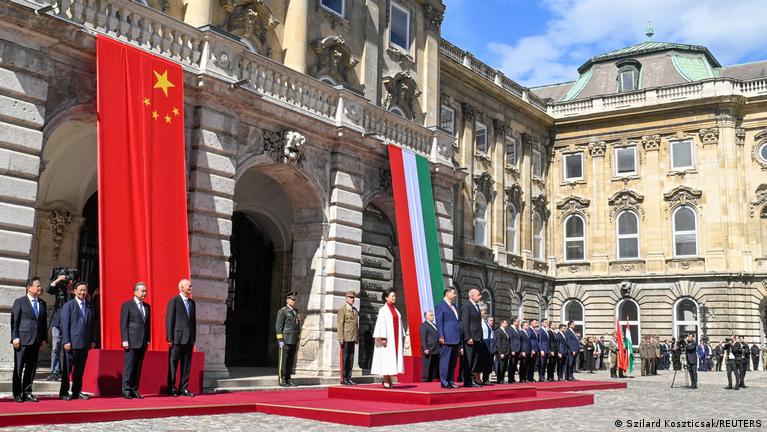 China’s Xi Jinping arrives in France