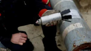 Russia and Ukraine both using outlawed weapons