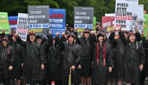 Samsung union calls for 'indefinite strike' for better pay and benefits