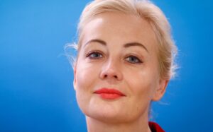 Yulia Navalnaya: Alexei's memory 'gives me strength'